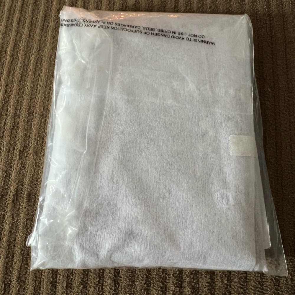 Coach Corner Zip Wristlet nwt in packaging - Picture 5 of 5